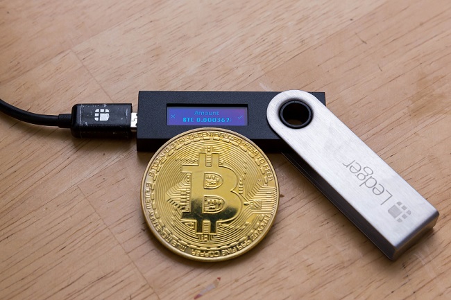 Trezor vs Ledger nano s